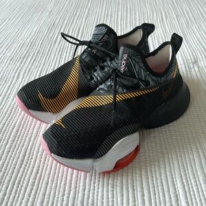 Nike women’s Air Zoom SuperRep 'Black Laser Orange size 7.5